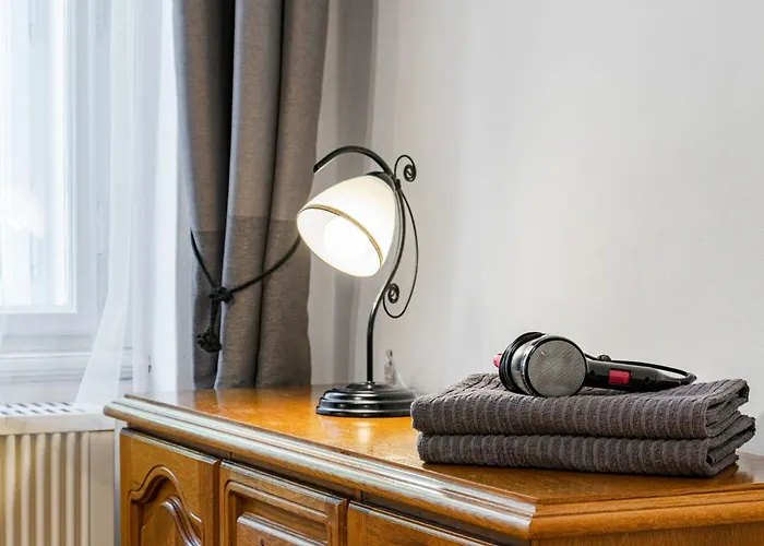 Charming Loft Near Metro & Old Town Prague