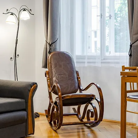Charming Loft Near Metro & Old Town Apartament Praga