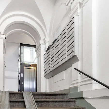 Apartament Charming Loft Near Metro & Old Town