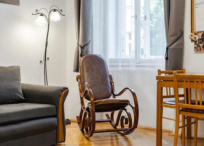 Charming Loft Near Metro & Old Town Appartamento Praga