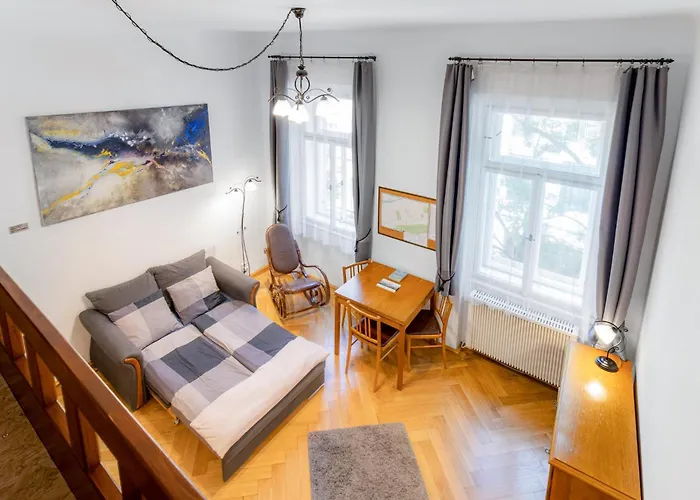 Appartamento Charming Loft Near Metro & Old Town Praga
